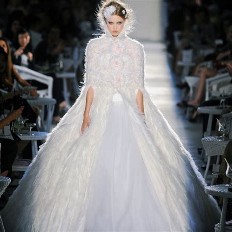 robe de mariée courte chanel|Les plus belles robes de mariée Chanel haute couture.